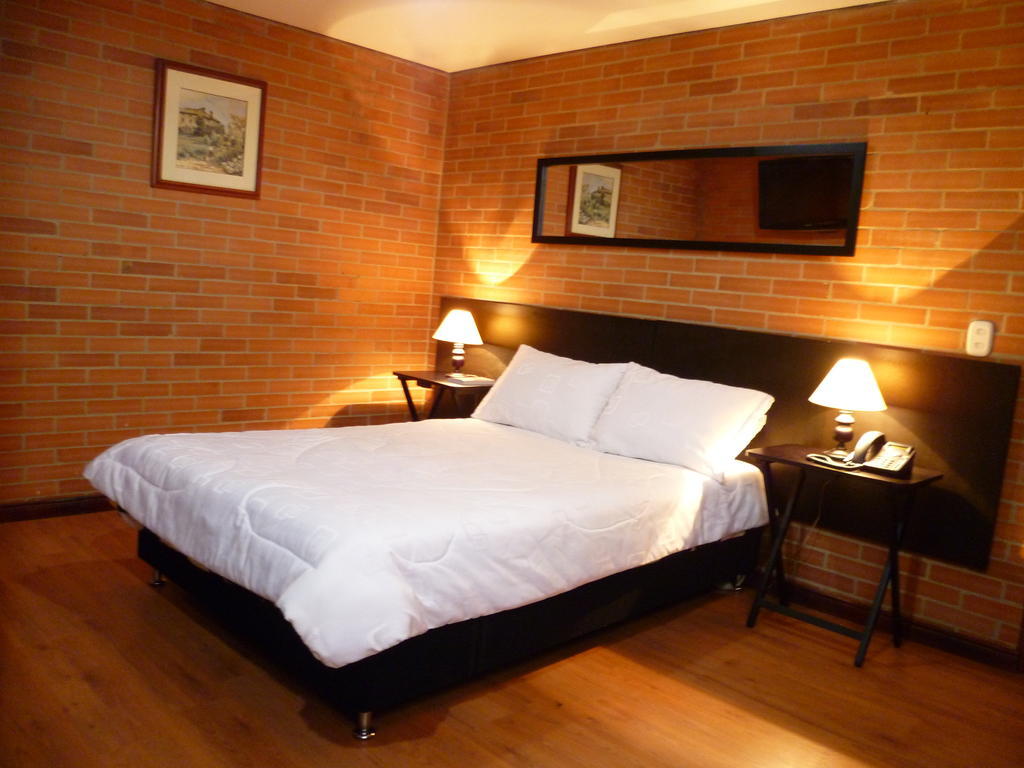 Hotel Bogota Astral Exterior foto